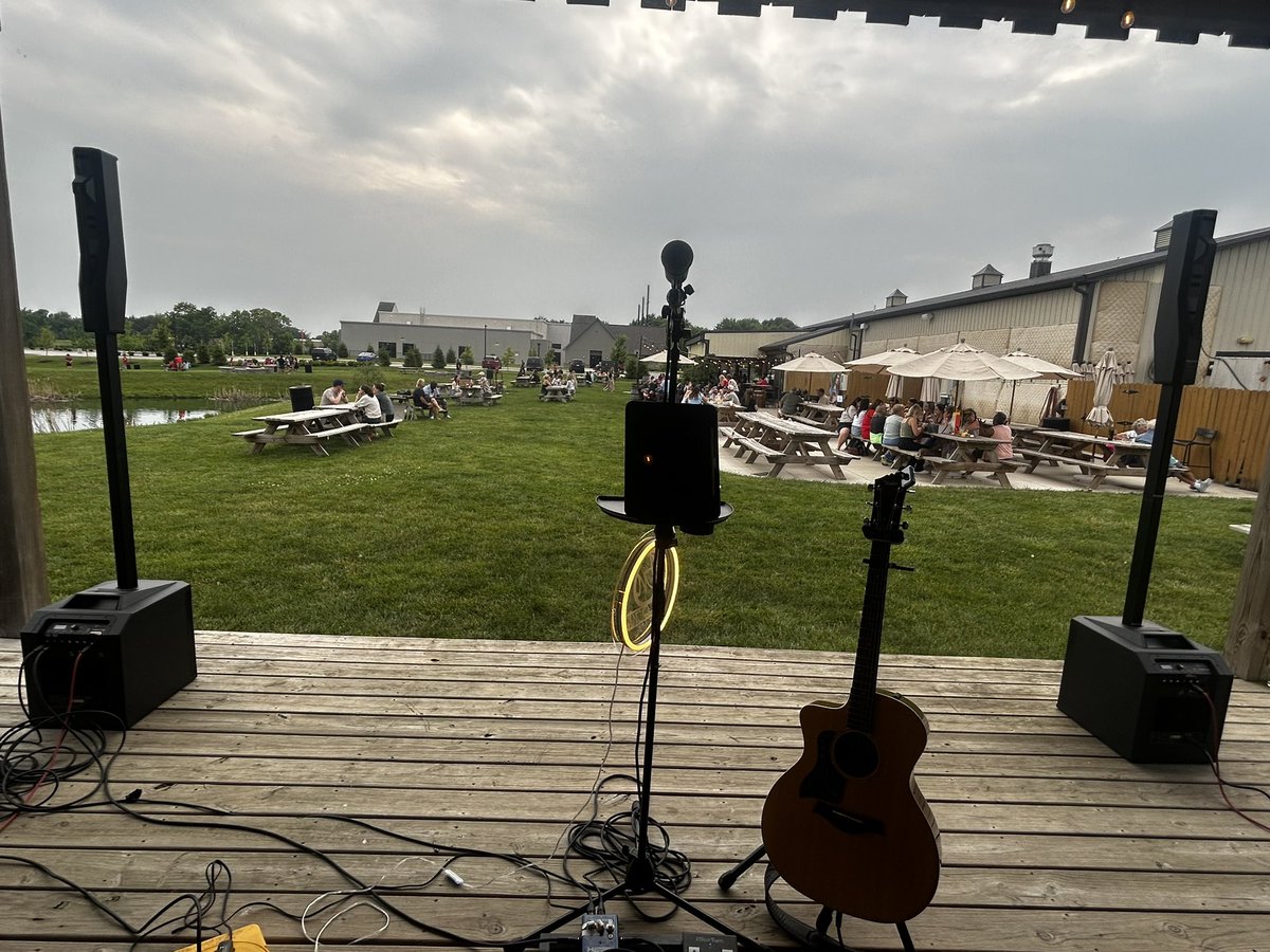 JenniferMlott's tweet image. I had a great time playing at Urban Vines Winery & Brewery last night! Great crowd and good vibes! The Strawberry Watermelon Wine Slushy was a plus! 😉 ❤️ #jennifermlottmusic