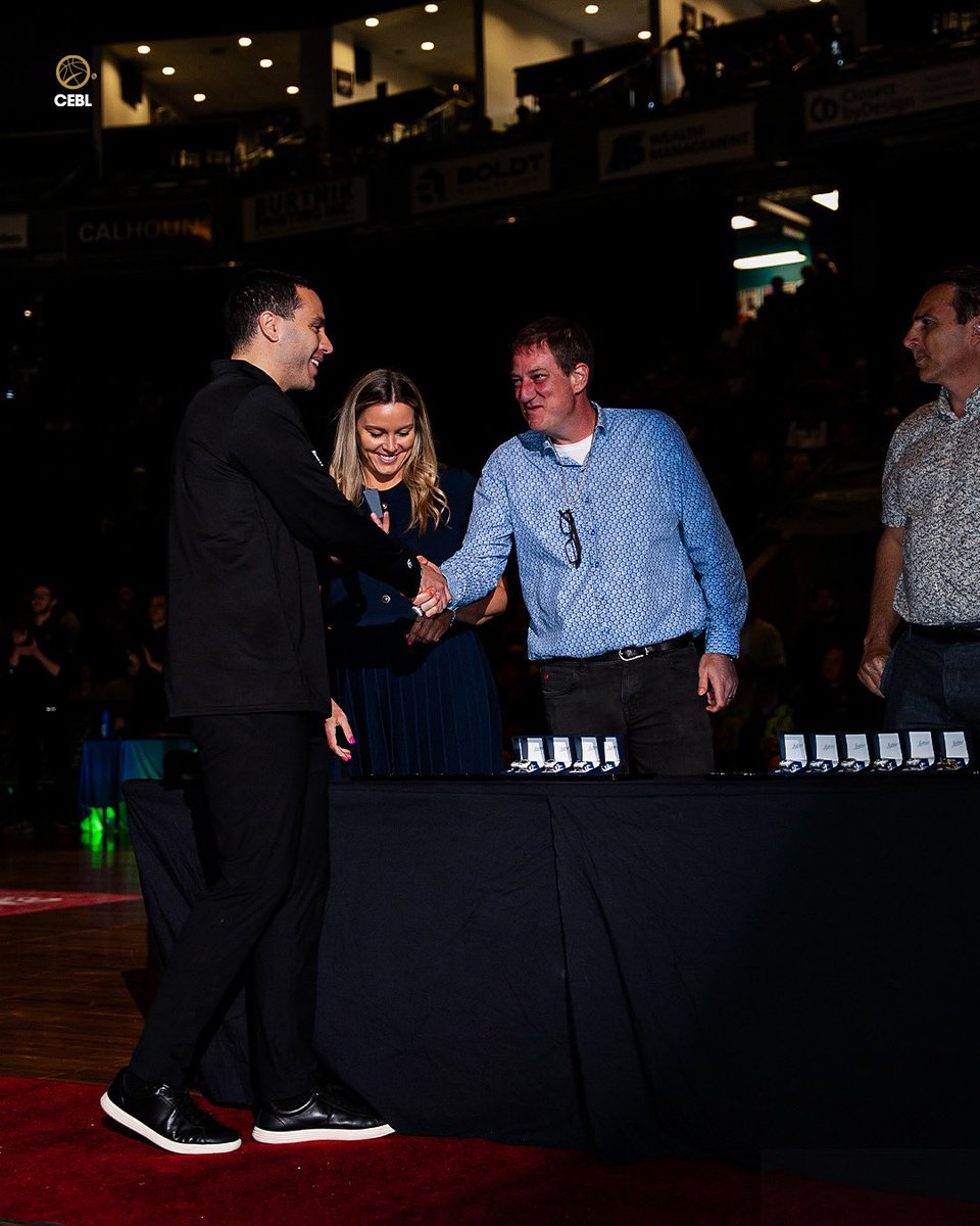 Rings secured. Legacy sealed. ✅

The <a href="/RiverLions/">Niagara River Lions</a> celebrate their 2024 #CEBL championship in front of the home crowd 📸

#PullUp | #CEBLSeasonVII