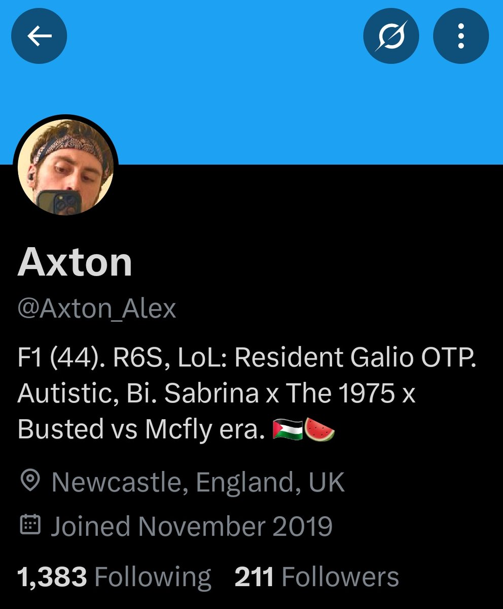 🚨 now the investigation is (currently) closed, I'm making this post to raise awareness, as I know he's tried to dm multiple female Doctor Who accounts

THIS IS MY STALKER

this man got me fired

he was arrested, legally cautioned &amp; he confessed to everything

be safe ladies! 🚨