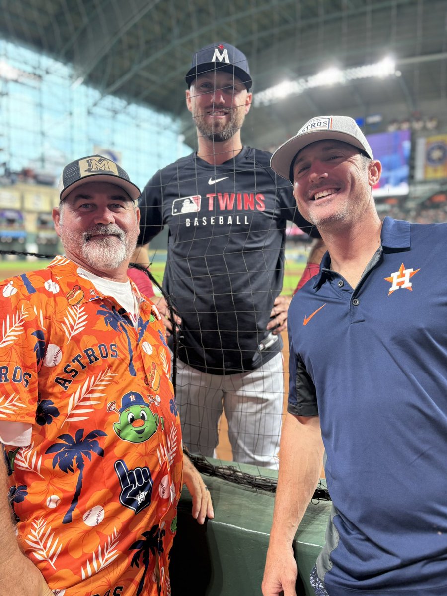 Memorial Baseball (@mustanghardball) on Twitter photo Always great seeing former Mustang <a href="/kodyclem/">Kody Clemens</a> representing Mustang Baseball as a member of the Minnesota Twins
Coach York & former Mustang Coach Faherty here supporting.
Hawaiian Shirt Night!
#Mustangproud Always great seeing former Mustang <a href="/kodyclem/">Kody Clemens</a> representing Mustang Baseball as a member of the Minnesota Twins
Coach York & former Mustang Coach Faherty here supporting.
Hawaiian Shirt Night!
#Mustangproud