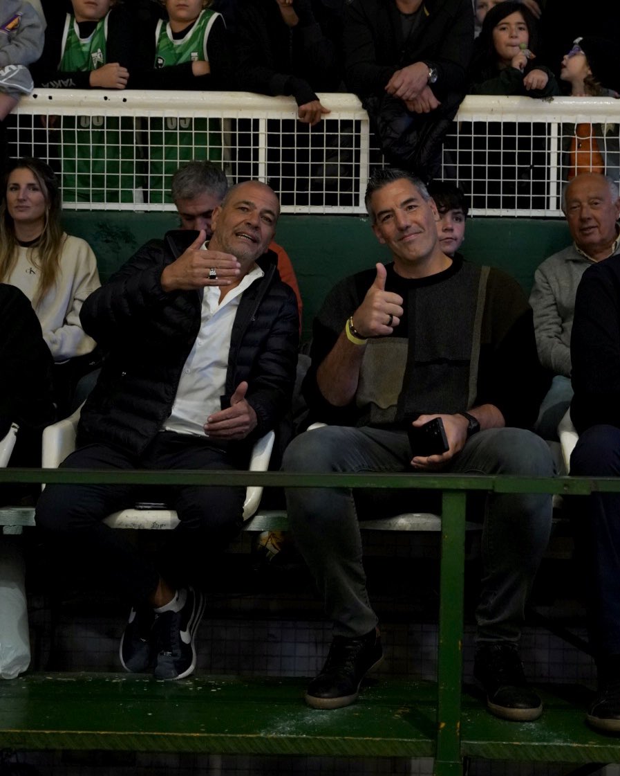 ferrobasquetok's tweet photo. 🇦🇷 𝐐𝐔𝐄 𝐇𝐎𝐍𝐎𝐑 𝐓𝐄𝐍𝐄𝐑𝐋𝐎𝐒 𝐄𝐍 𝐂𝐀𝐒𝐀

🤩 Recibimos a @ssergioh y a @LScola4 en los cuartos de final de los #PlayoffsLaLiga

👋🏼 ¡Son siempre bienvenidos! https://t.co/stY2JGzZzu