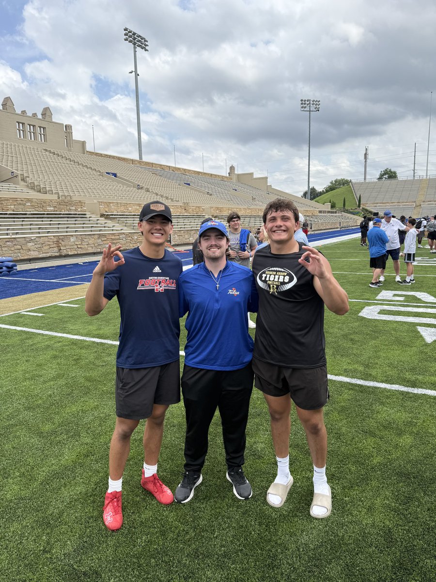 natejackson_23's tweet image. Had a great time at @TulsaFootball! Can’t wait to be back! 🌀🌀
@AndrewLee_CFB 
@jakerando04 
@CoachMikeGray 
@CoachTreLamb9