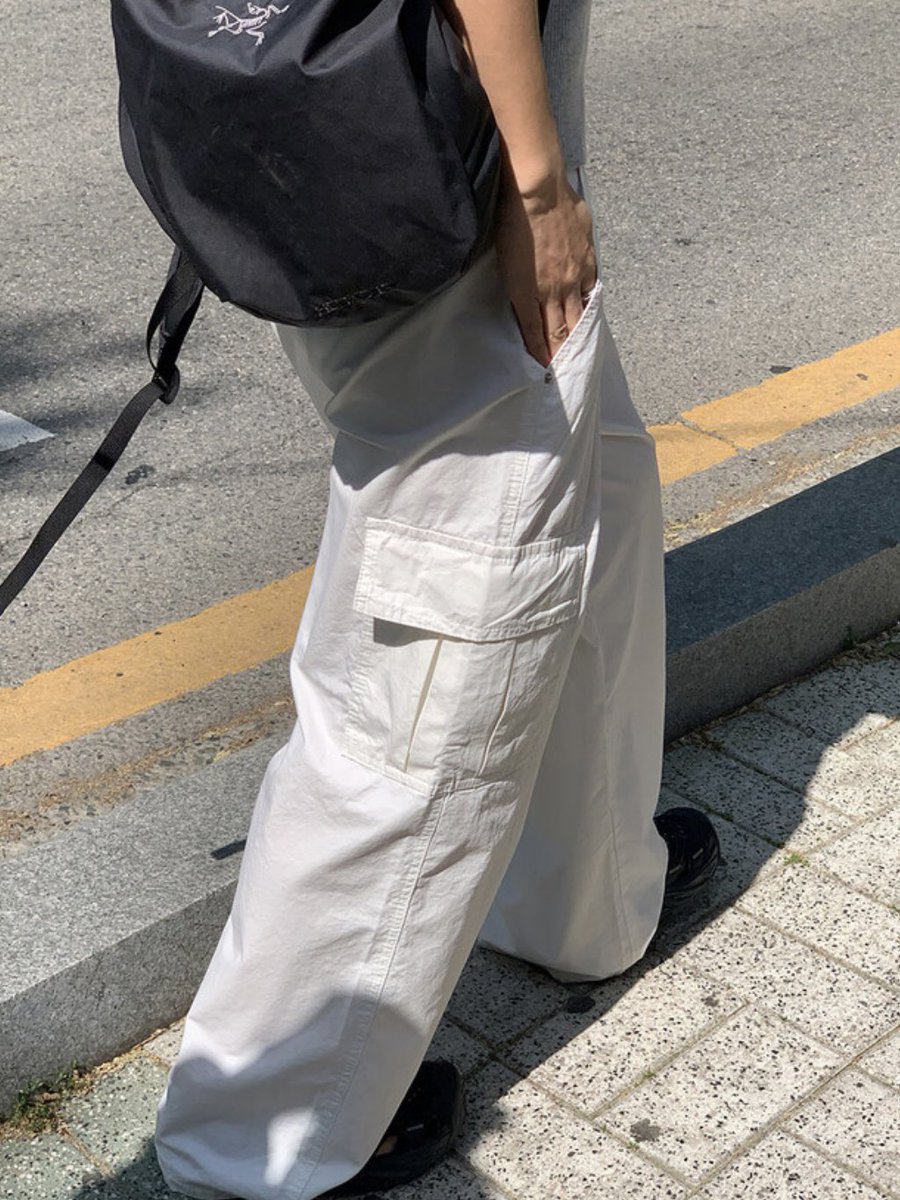 키작은 사람들을 위한 화이트 팬츠/슬랙스 추천해달라는 문의가 들어와서요 🤭

슬랙스부터 편하게 입을 수 있는 여름용 콜드팬츠까지
속옷 비치지 않고 바닥 청소안하는 기장으로 낋여옴!

*제 키는 158cm 입니댜, 100-105cm 기장 추천*

(‘기재된 링크를 통해 수익이 발생할 경우, 일부를 받음’)