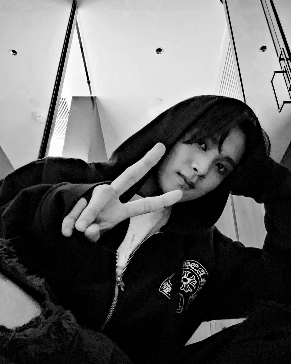 ovhaechan's tweet image. 𝗅𝗈𝗈𝗄𝗂𝗇𝗀   𝗍𝗁𝗂𝗌   𝗀𝗈𝗈𝖽   𝗌𝗁𝗈𝗎𝗅𝖽   𝖻𝖾   𝙞̵𝙡̵𝙡̵𝙚̵𝙜̵𝙖̵𝙡̵.