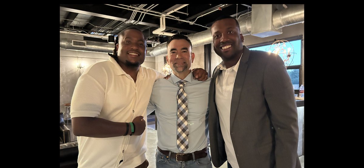 Bo Gonzalez (@coachbogonzalez) on Twitter photo Great guys right there!! <a href="/CoachTPMiller/">Coach Miller</a> <a href="/CoachQ_Green/">Quintin Green</a> Great guys right there!! <a href="/CoachTPMiller/">Coach Miller</a> <a href="/CoachQ_Green/">Quintin Green</a>