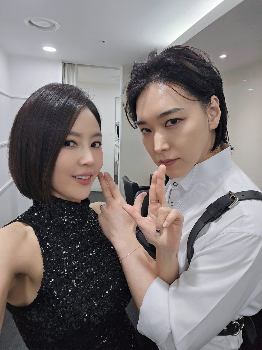 부부로는 처음서는 쫘릿한 불명 신고식🖤🤍
일년 삼백 육십오일 동안 우린 멋진 파트너야
오늘은 육아 파트너 말고 무대 파트너 🤝
오늘 밤 6시에 KBS 불후의 명곡에서 만나요요요!

#성민 #김사은 #불후의명곡