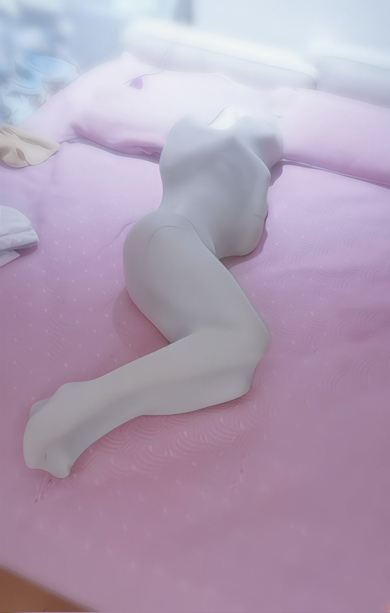 一整晚都注定挣脱不开了呢，睡得荤天暗地的