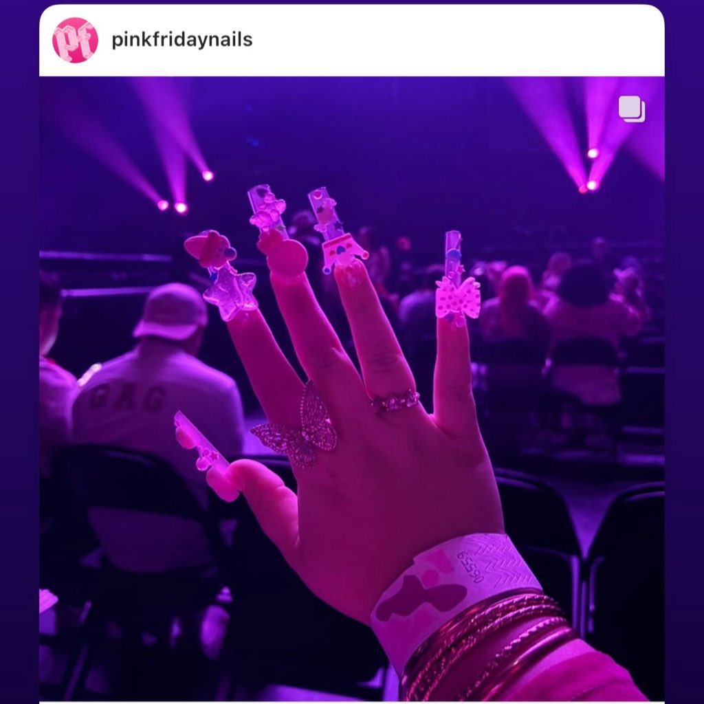 bunpopp_'s tweet photo. GAG CITY FOR THE WIN TOUR 💗✨ https://t.co/2TQ6wAEJbk