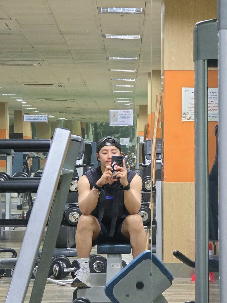 비움 tweet media