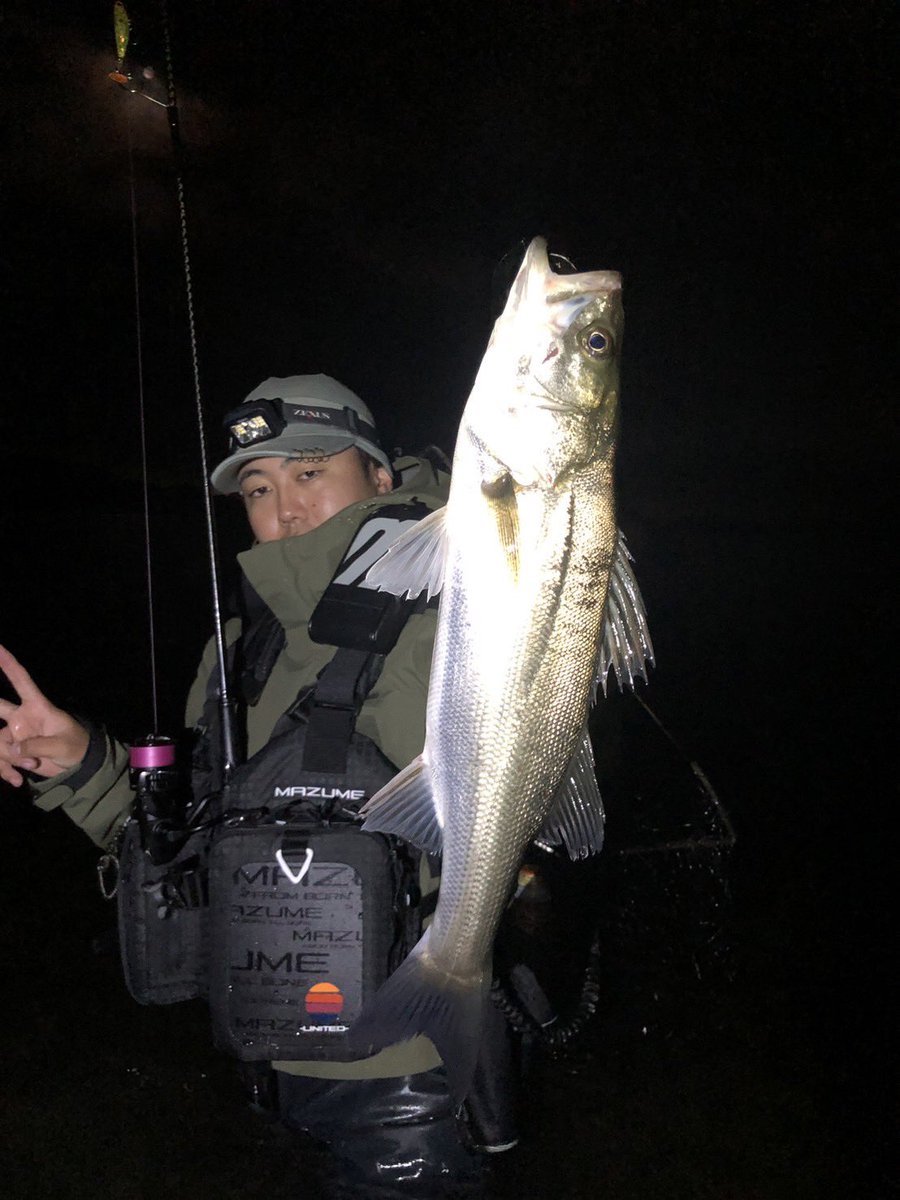 takkun_seabass's tweet photo. 無事に宮城到着!
ホーミーズ前夜プラは1本のみ
本番はどうなることやら、、
#EXSENCE
#宮城シーバス
#宮城シーバスホーミーズ https://t.co/0JTCR5Keya