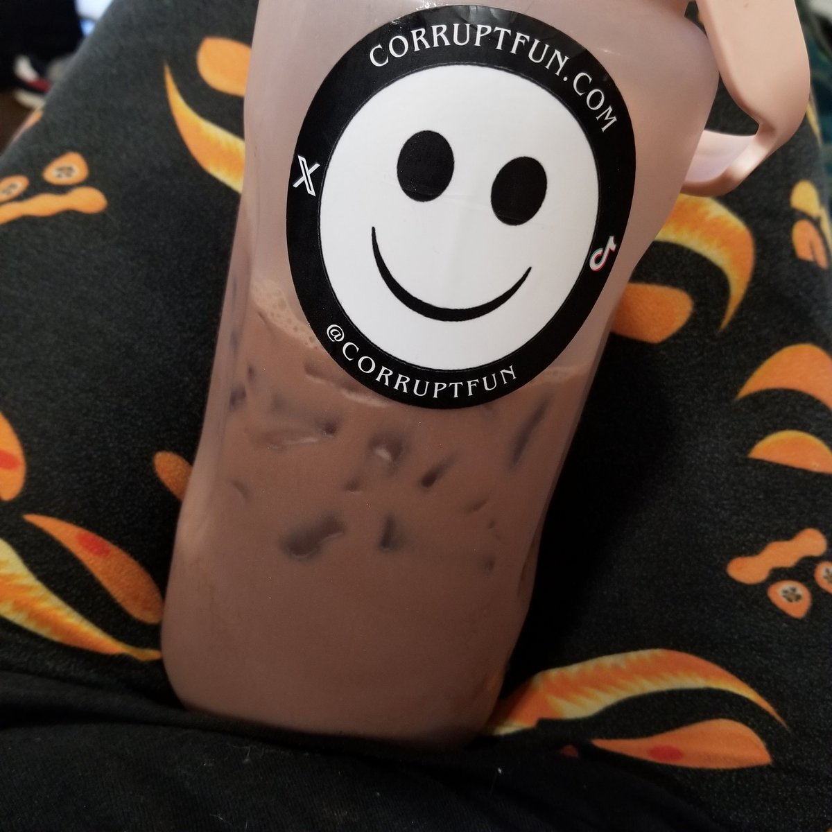 A good Queen reps her kingdom everywhere she goes! 👸 
.
.
.
* new website bot.corrupt.fun *