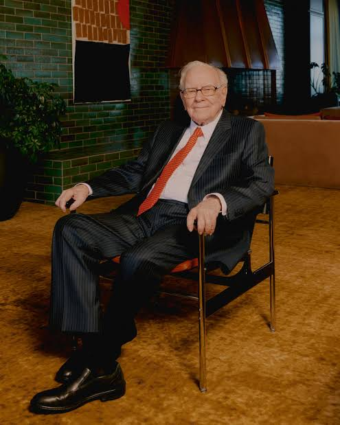 dividendology's tweet photo. "Nobody buys a farm based on whether they think it’s going to rain next year. They buy because they think it’s a good investment over 10 or 20 years. It's the same with stocks. Think of stocks as a part ownership of a business. It's not that complicated."

 - Warren Buffett https://t.co/D9BUzK8CcS