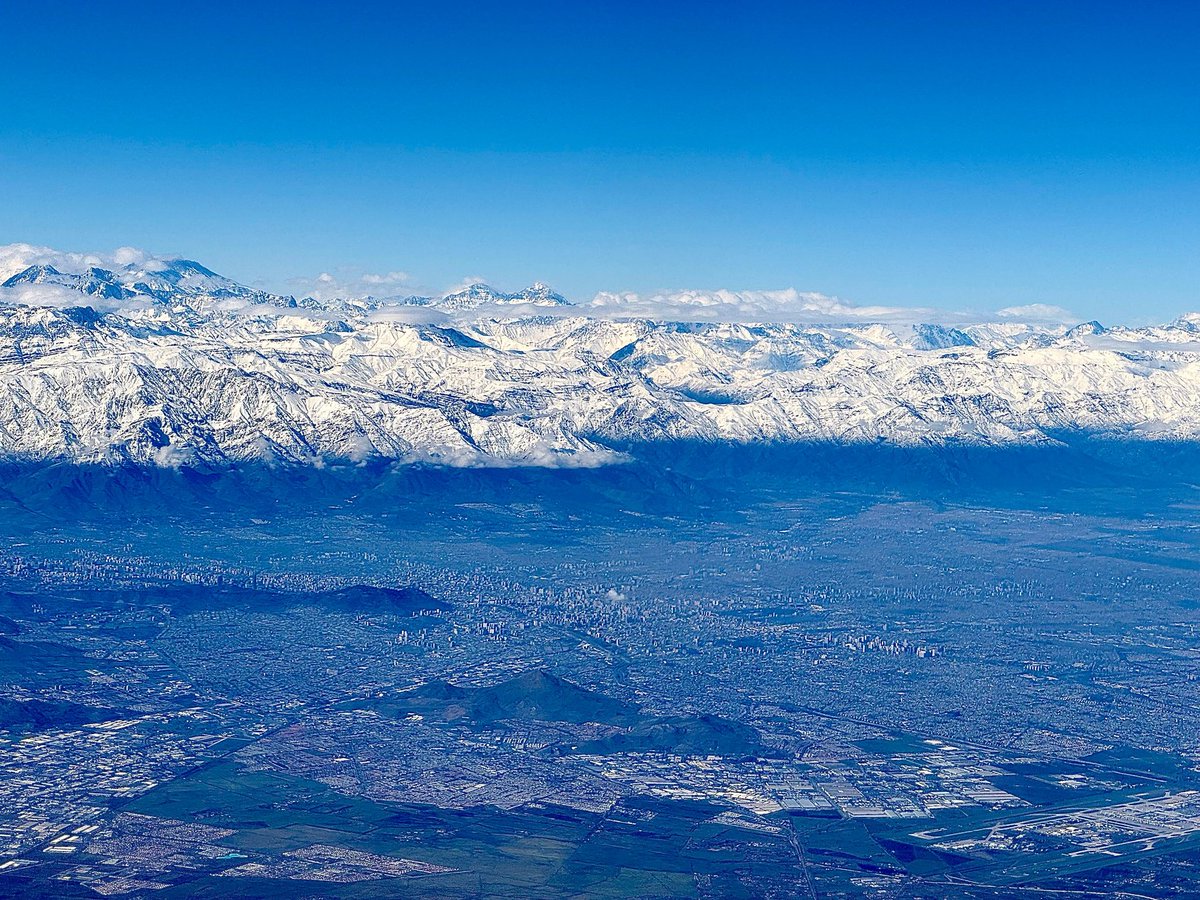 santiagoadicto's tweet photo. Santiago. Junio de 2025. Fotos de @apasio_spa en Instagram. https://t.co/wQe6aj0jYQ