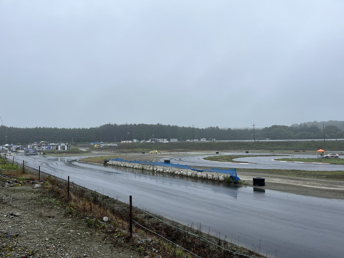 本日はつくるまサーキット那須にて丸和カップ前日練習会に参加しております！
あいにくの天気ですがいい練習会になるよう頑張ります💪
#農大
#ダートトライアル
#タイヤガーデン
#TUA
#自動車部