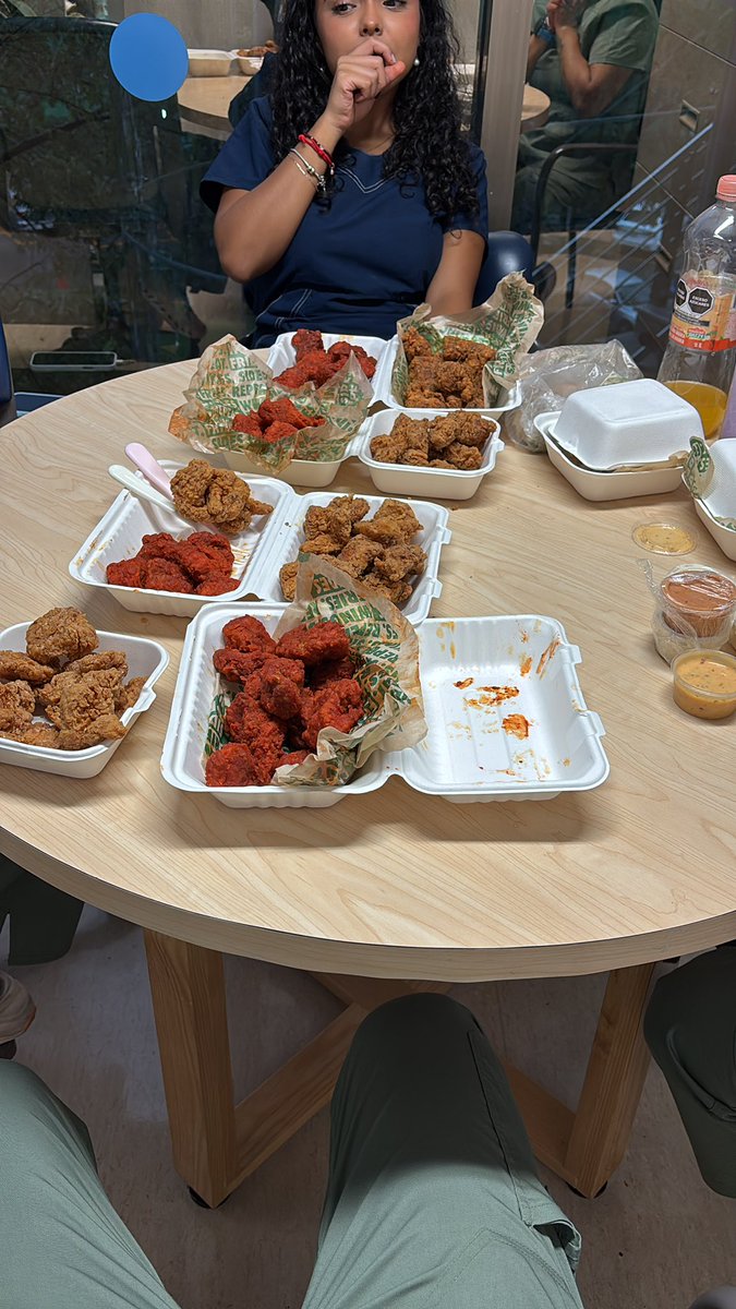 RodrigoHR9's tweet photo. @WingstopMexico hice un pedido de 100 alitas y me mandaron 80, no contestan el teléfono para recibir la queja.  Quisiera una solución ya que el precio lo pagué completo https://t.co/aW1wA4ifOy