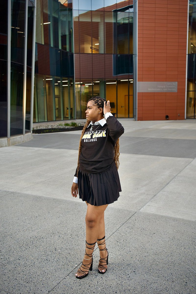 adoremenette's tweet image. I am my ancestors’ wildest dream and my parents’ proudest legacy. I didn’t just earn a degree—I broke barriers, carried grief, and stood resilient. This moment is mine, but the victory is ours. 😍🧠👩🏽‍🎓#FirstGenGraduate #BlackExcellence #BSU #SocialWorkGrad #MagnaCumLaude