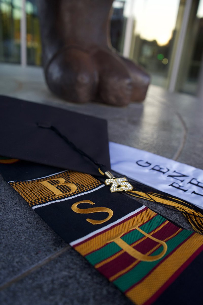 adoremenette's tweet image. I am my ancestors’ wildest dream and my parents’ proudest legacy. I didn’t just earn a degree—I broke barriers, carried grief, and stood resilient. This moment is mine, but the victory is ours. 😍🧠👩🏽‍🎓#FirstGenGraduate #BlackExcellence #BSU #SocialWorkGrad #MagnaCumLaude