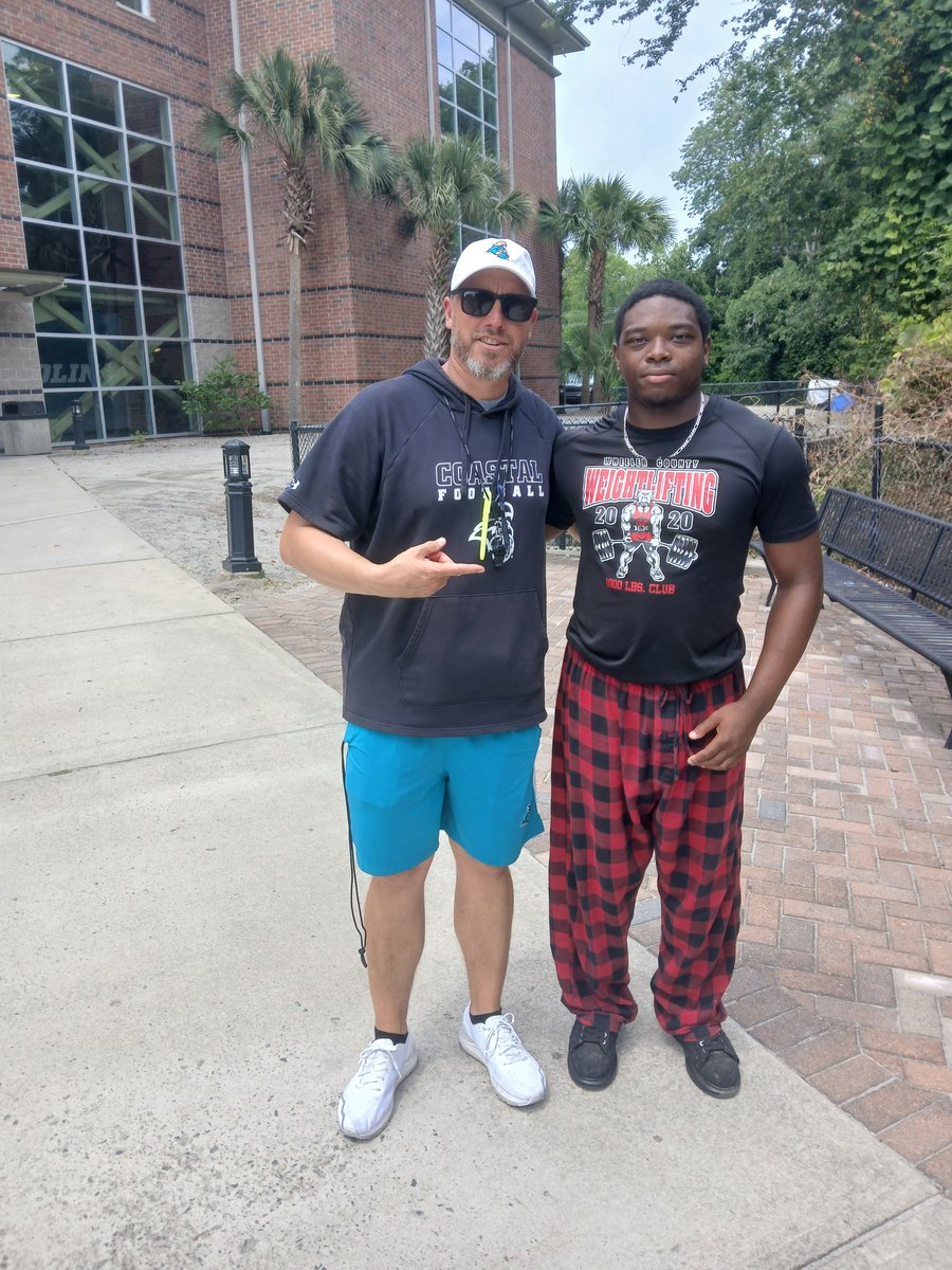 Had a great vist today at <a href="/CoastalFootball/">Coastal Football</a> it was a beautiful campus <a href="/coachmiller2525/">Josh Miller</a> <a href="/UH_FBRecruits/">Hawaii Football Recruiting</a> <a href="/BallAtTheBeach/">Coastal Football Recruiting</a>