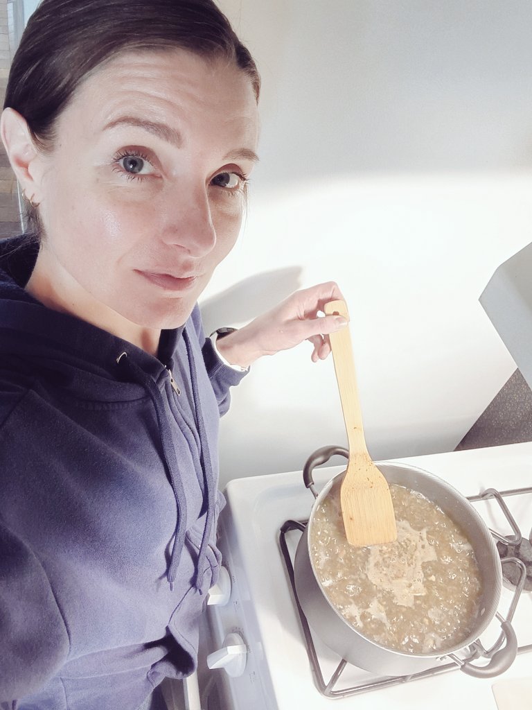 jennifer_cleans's tweet image. Nebraska barn raising soup ❤️
#Cooking #goodsoup #splitpea