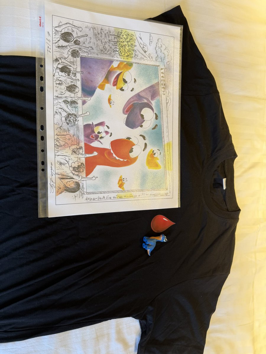Thank you guys for the awesome crimson clan t-shirt, gorgeous print and 1/1 Claynosaurz in Annecy. Much appreciated.