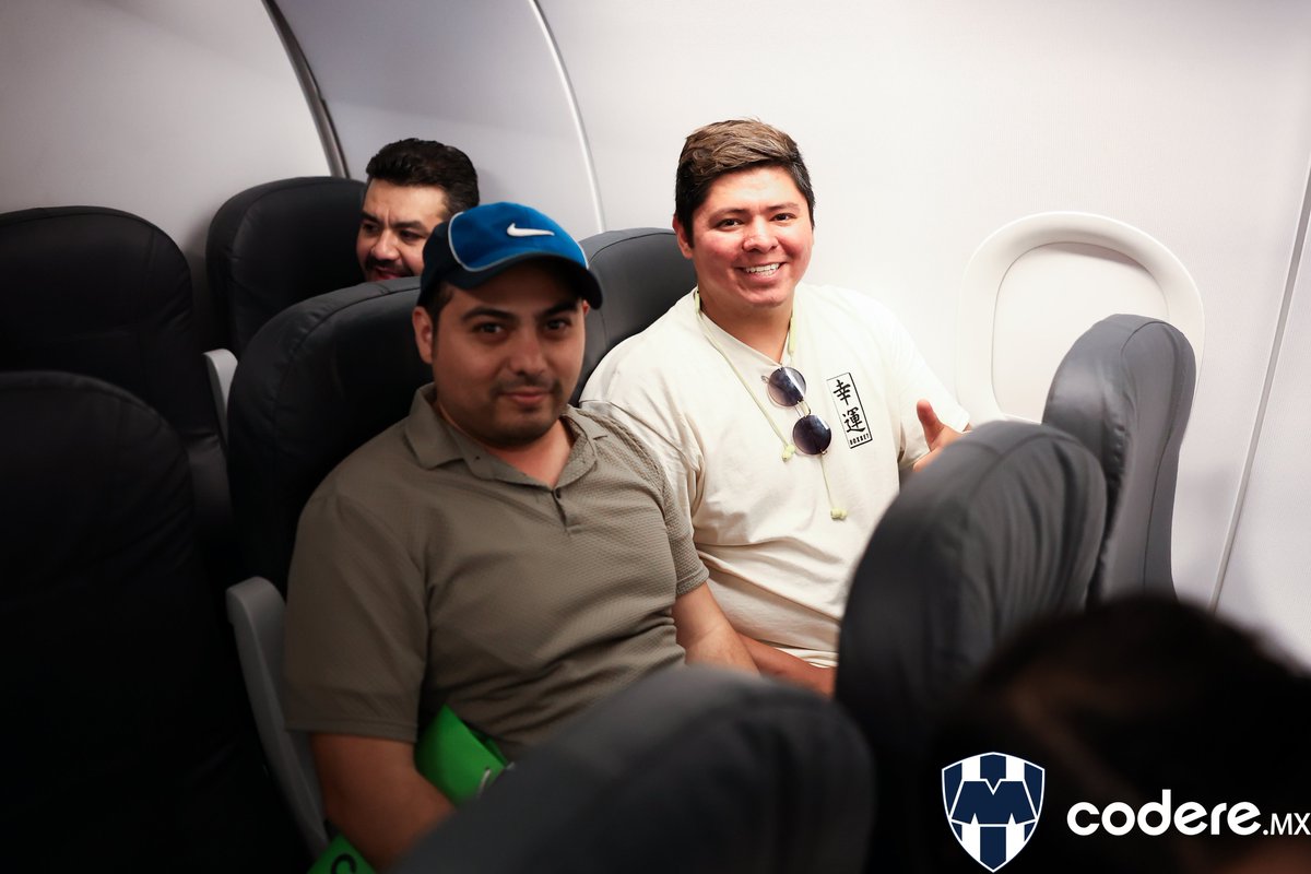 Rayados's tweet photo. ¡Los ganadores de @CodereMx están listos para vivir una experiencia increíble en Los Ángeles!😎🙌🏼

¡A disfrutarla al máximo!💙 #MonterreyAnteElMundo https://t.co/bKCx6CyFzI