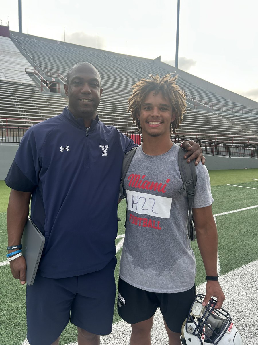 Shakovonn's tweet image. Grateful for the opportunity to get work in at the @MiamiOHFootball Mega Camp. Always trying to learn, grow, and compete at a high level. Hoping to keep earning more looks as I keep putting in the work. 
40 - 4.50 Broad Jump - 10’2” 
@TheTop5s_ @H2_Recruiting @TopPreps