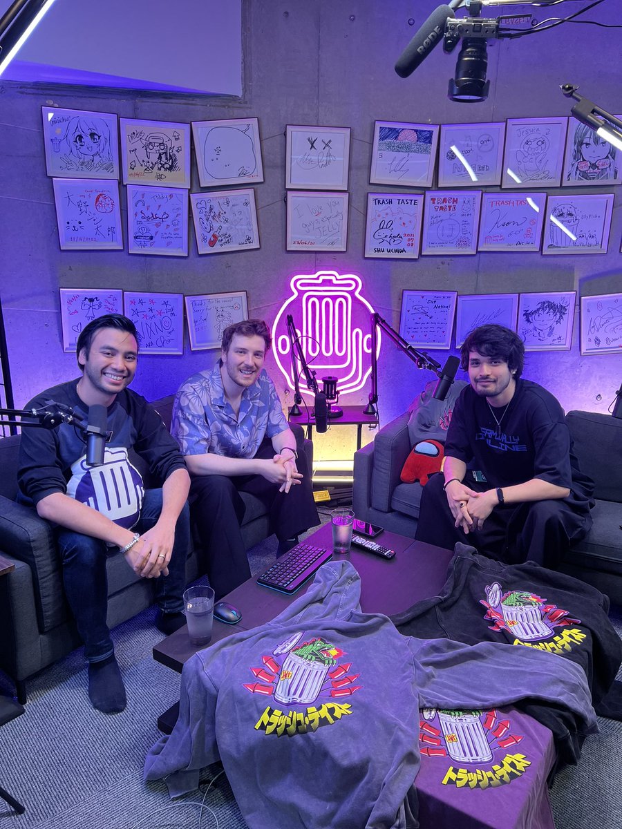 TrashTastePod's tweet image. TRASH TASTE AFTER DARK IS BACK IN 5 MINUTES!!! SEE YOU ALL THERE FOR THE 5 YEAR ANNIVERSARY STREAM 🫡