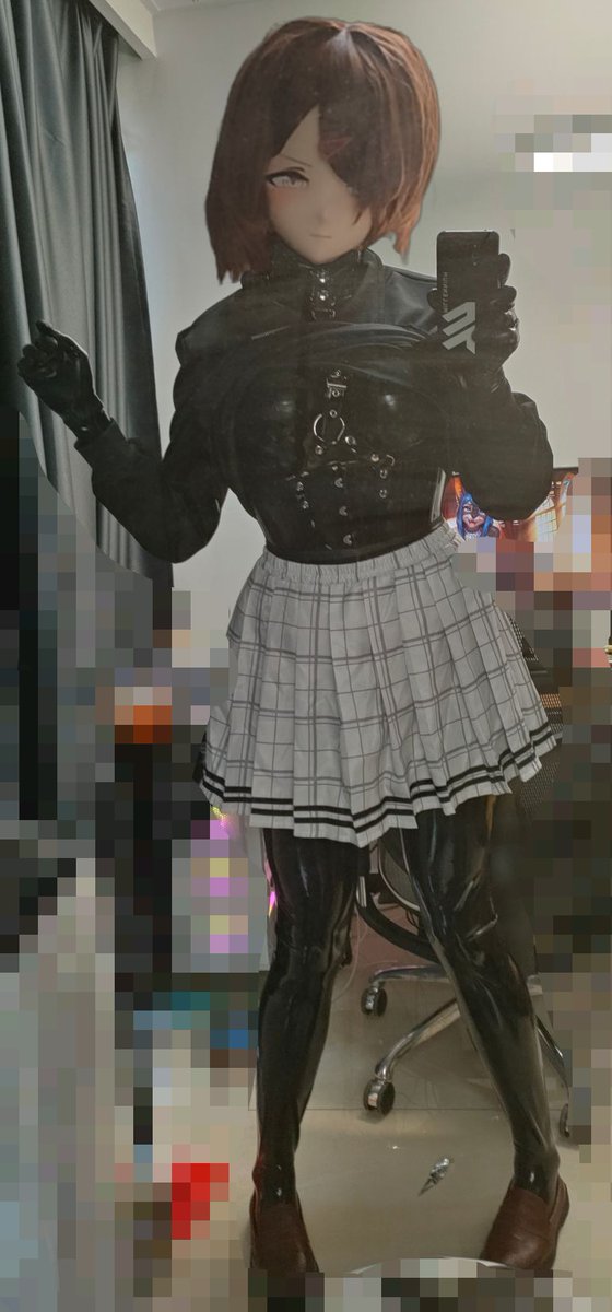 new_powerpoint's tweet image. 里面是束腰。。。#kigurumi #latex #樋口円香