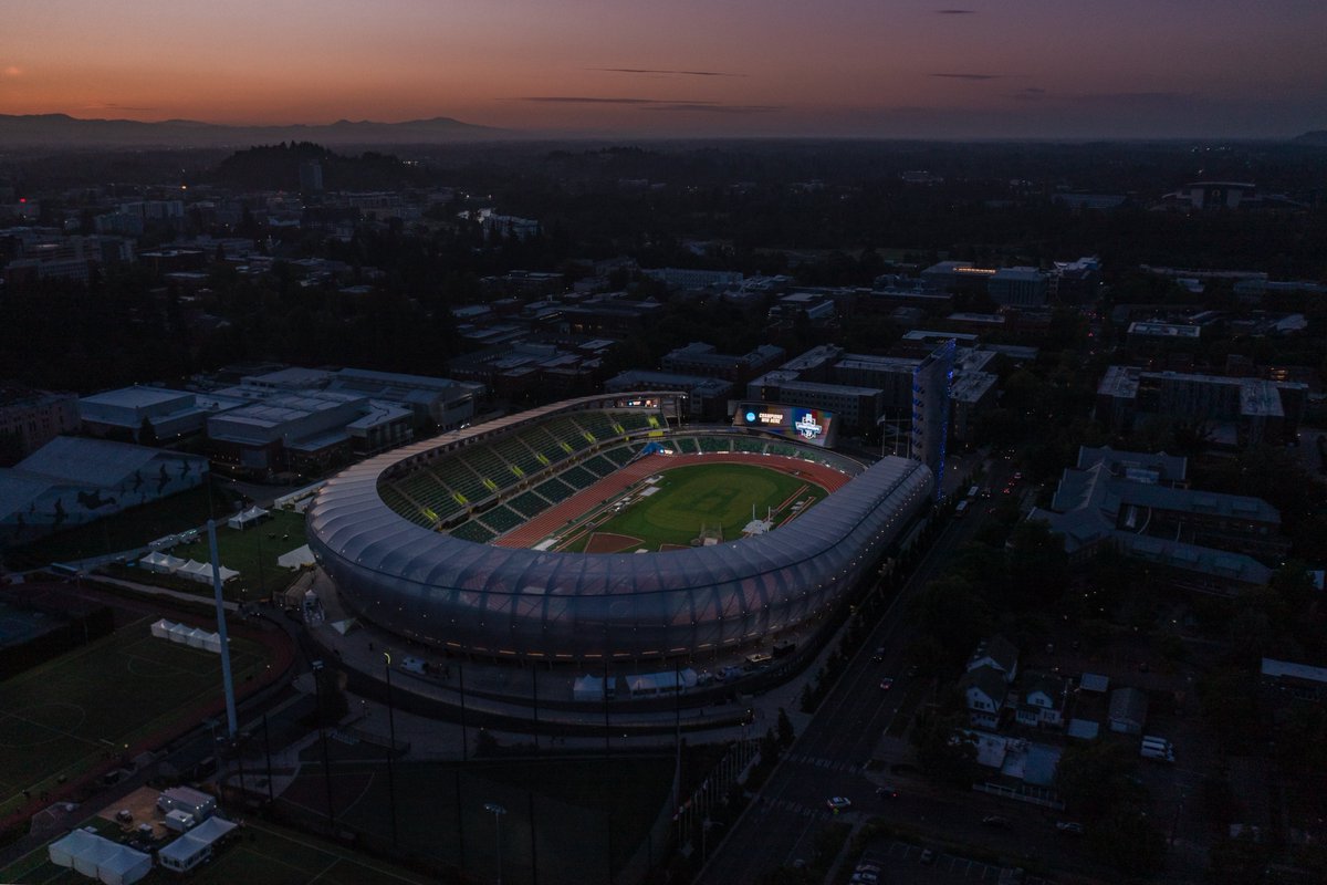NovaTrackXC's tweet image. Less than an hour until the men's 5K championship at Hayward Field! Catch Margo Langon in action ⬇️
Watch Live: espn.com/watch/player/_…
Live Results: flashresults.ncaa.com/Outdoor/2025/i…
