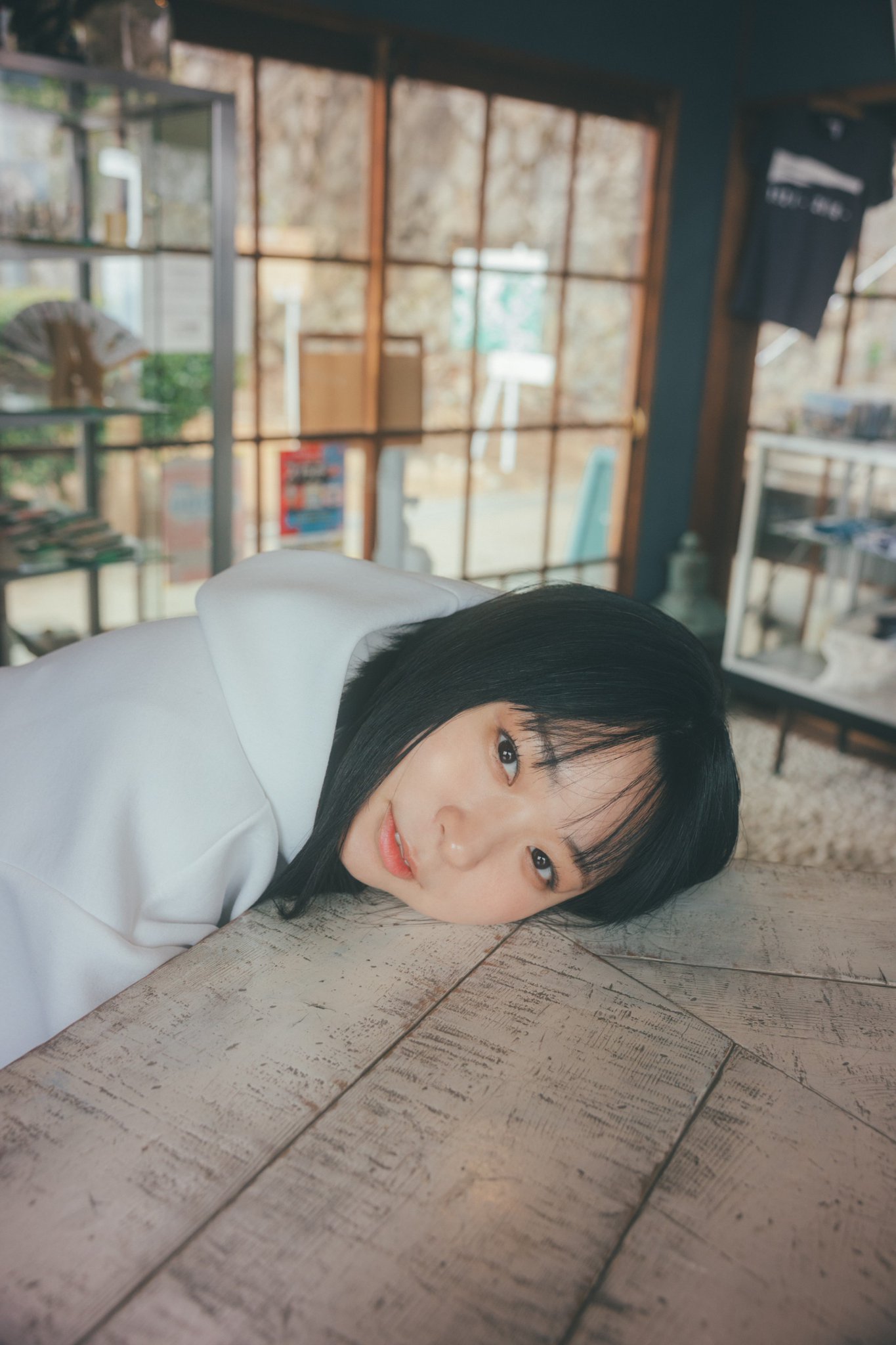 講談社 - アンゴラ村長１ｓｔ写真集 標準体型 直筆サイン入り アンゴラ村長1st写真集 「標準体型」 | 東 京祐 |本 | 通販 | Amazon