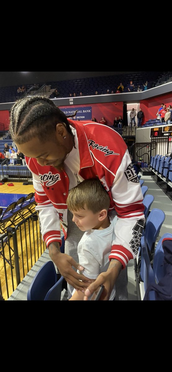 HAPPY BDAY <a href="/J_elani/">Lani 🚶🏾‍♂️vs 🌎</a> You were the 1st guy that I got at USI and now you are FAMILY. Best big bro to Harrison, beyond proud of what you are accomplishing! Sky is the limit for you man! Can't wait to see what you do next!!! Love you FUZZ