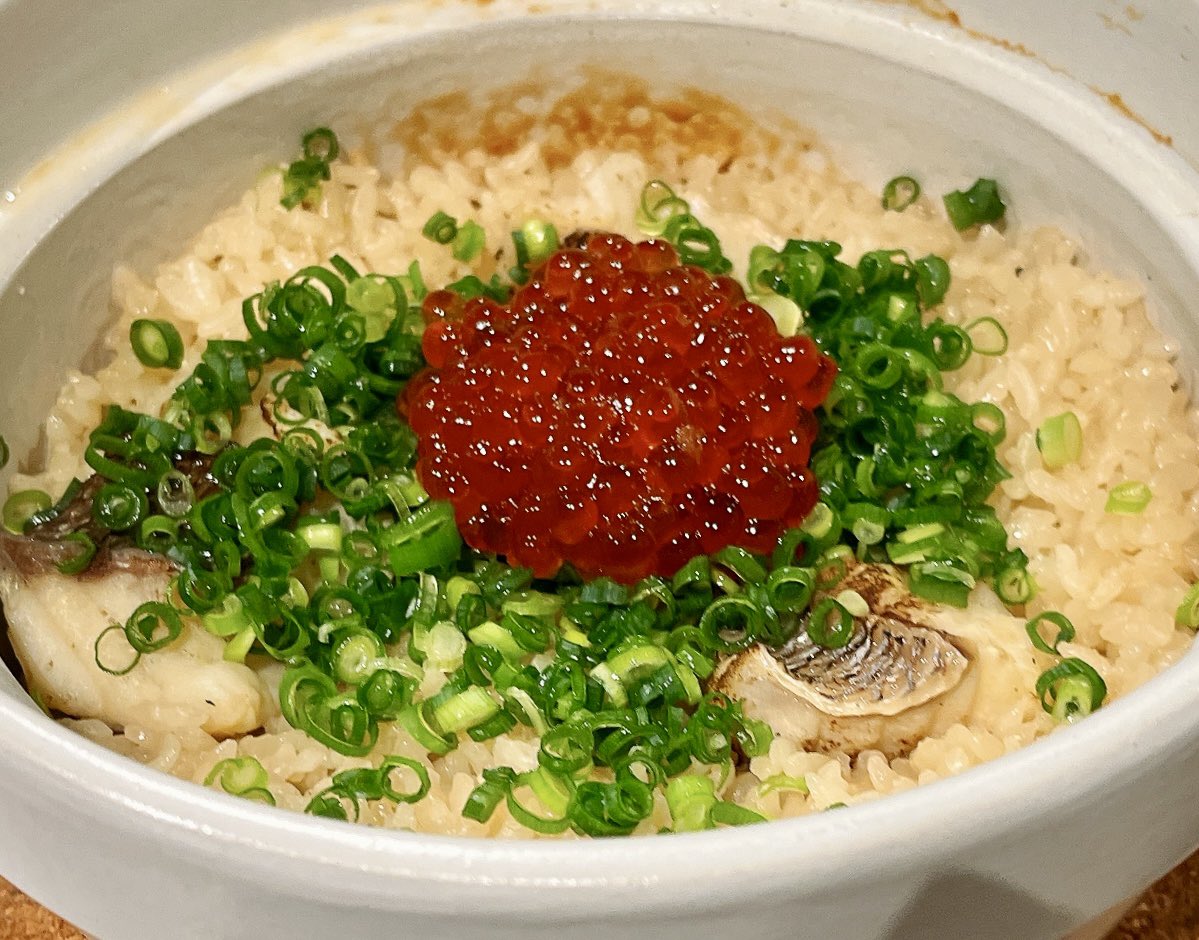 仲良くしてもらってる方がお嫁さんに行った、西小山の天ぷら屋さんで、お腹いっぱい食べてきました。
特に穴子と鯛ご飯が絶品。
元気で楽しい女将と寡黙だけど、話すと楽しい楽しい大将の若夫婦が素敵なお店です。

#西小山　#天ぷら居酒屋天ち