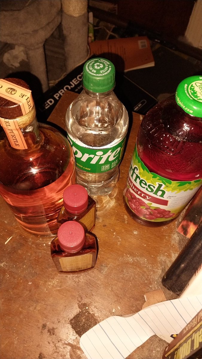 TheMutantFam's tweet image. My wife is bringing up the rest momentarily.

Drunken_Horror/@tip_sip_slash 
#MutantFam #FFB #FridayThe13th #ffbmovienight