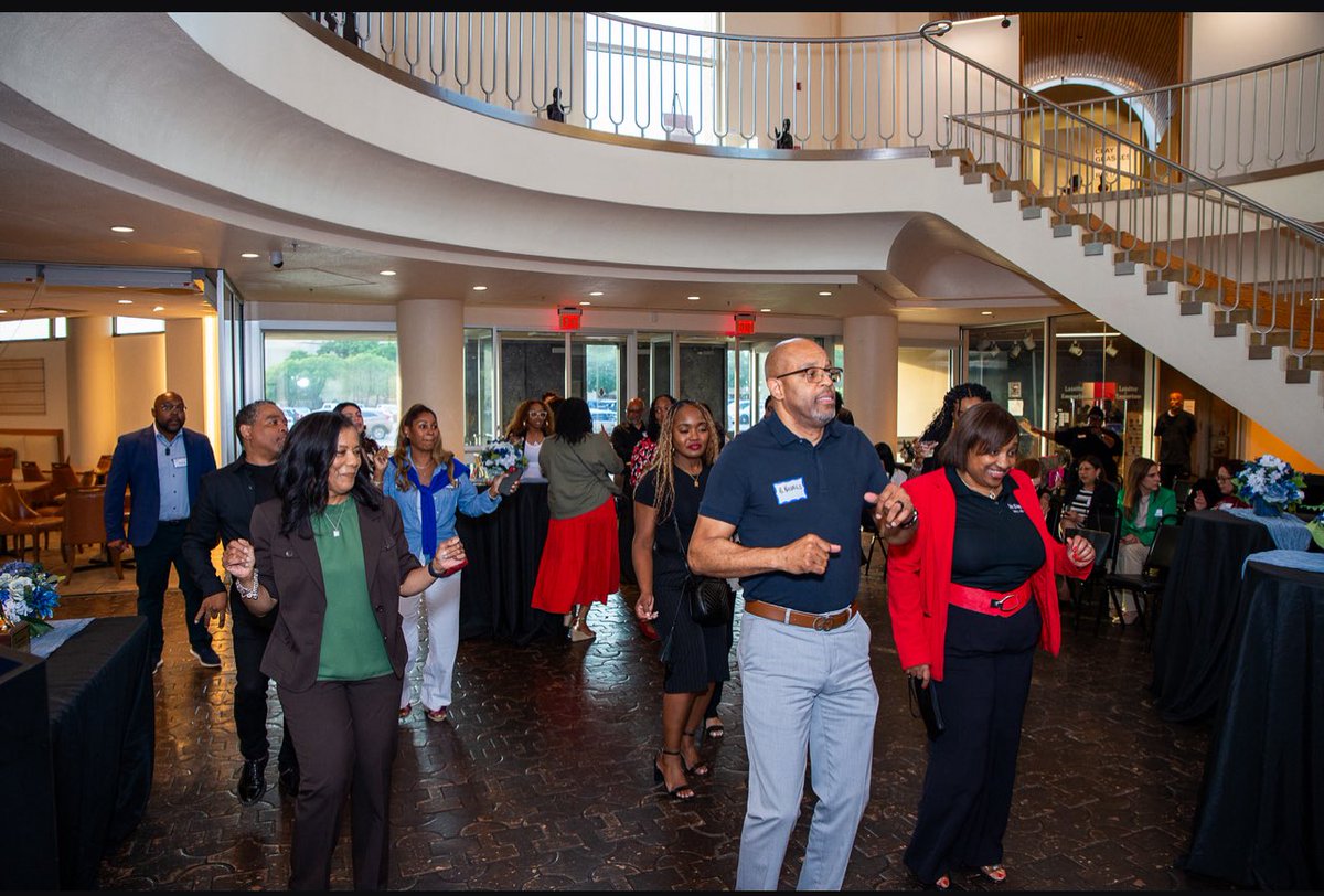 MJJackson1906's tweet image. A week later, but this one aged like cheese 🧀 and not bread!
Much love to the Dallas School Administrators Association for another solid year of strength and service, as I conclude my term as President. Excited to be an “opening act” for the new Board President @RubyGarzaDISD