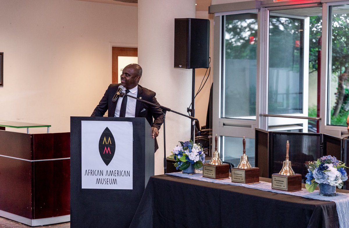 MJJackson1906's tweet image. A week later, but this one aged like cheese 🧀 and not bread!
Much love to the Dallas School Administrators Association for another solid year of strength and service, as I conclude my term as President. Excited to be an “opening act” for the new Board President @RubyGarzaDISD