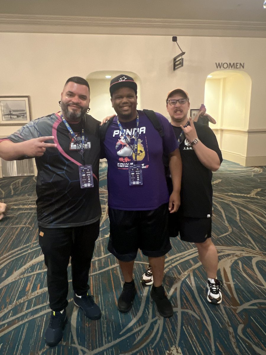 It was so good seeing these two. If you know the lore, <a href="/Murtuoso/">Murtuoso</a> and revobee called my first ever tournament win. <a href="/AimToGame_TV/">AimToGameTV</a>  #takingoutthetrash