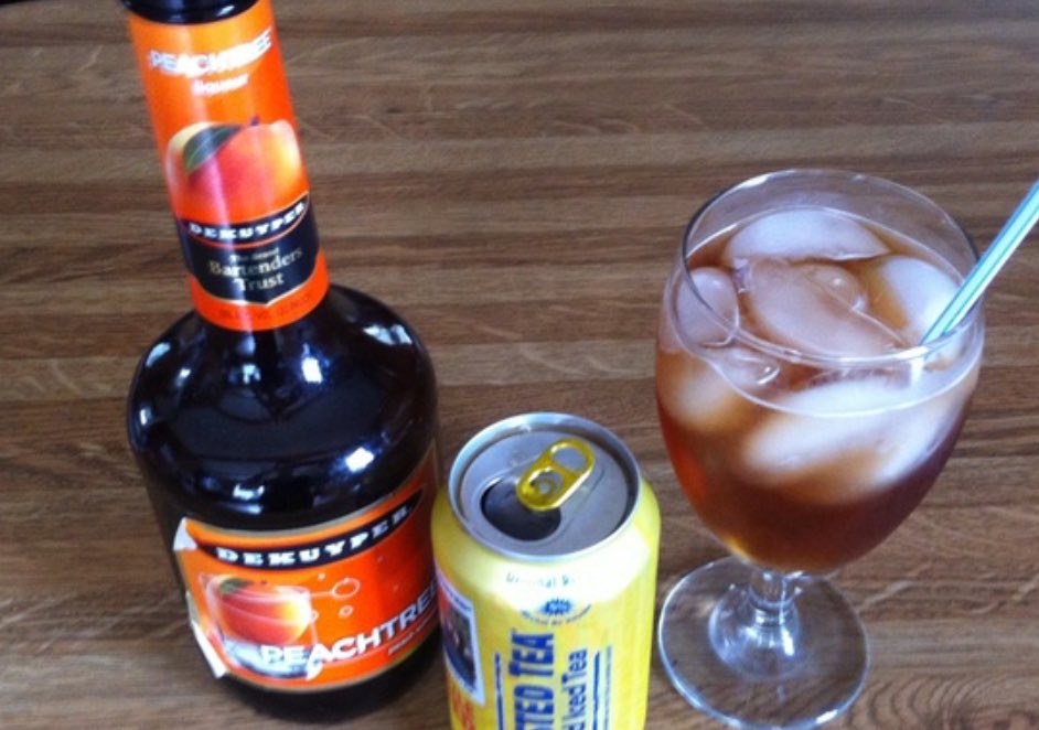 BubblesKat1's tweet image. #NationalIcedTeaDay and #TwistedTuesday🔥