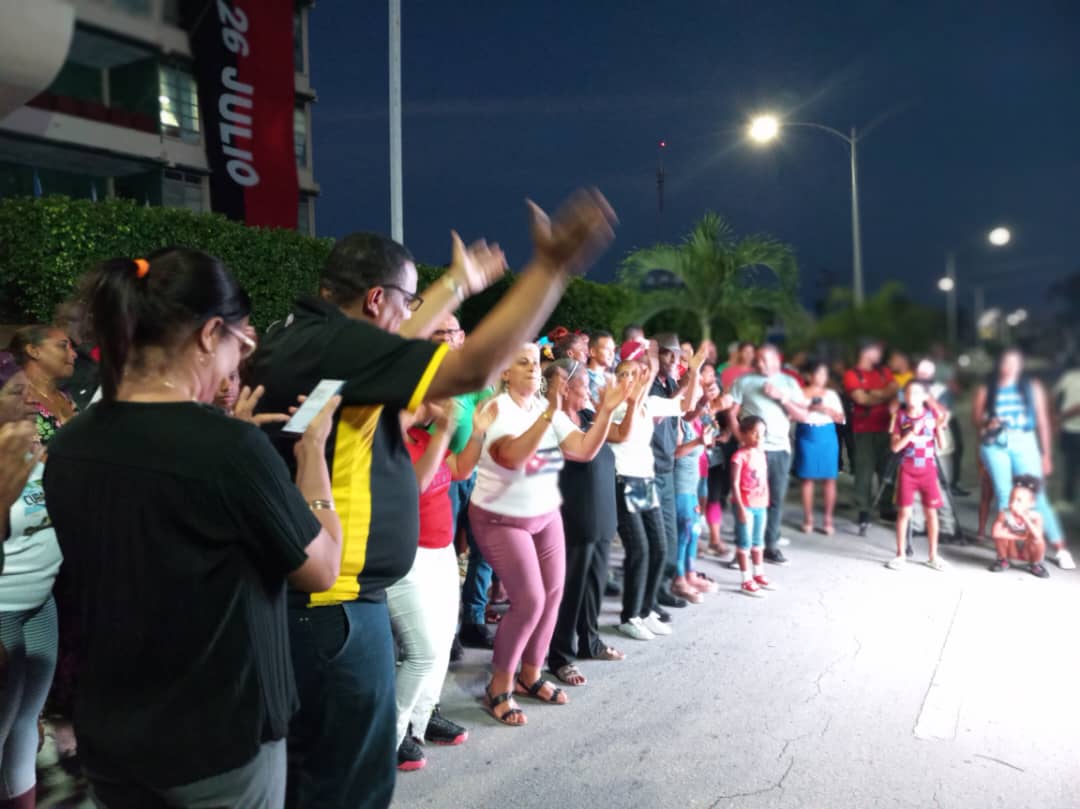 #Guantánamo provincia reconocida en la emulación por el 26 y el pueblo festejó la noticia junto a las máximas autoridades del Partido y el Gobierno en la provincia #JuntosPodemosMás #Cuba