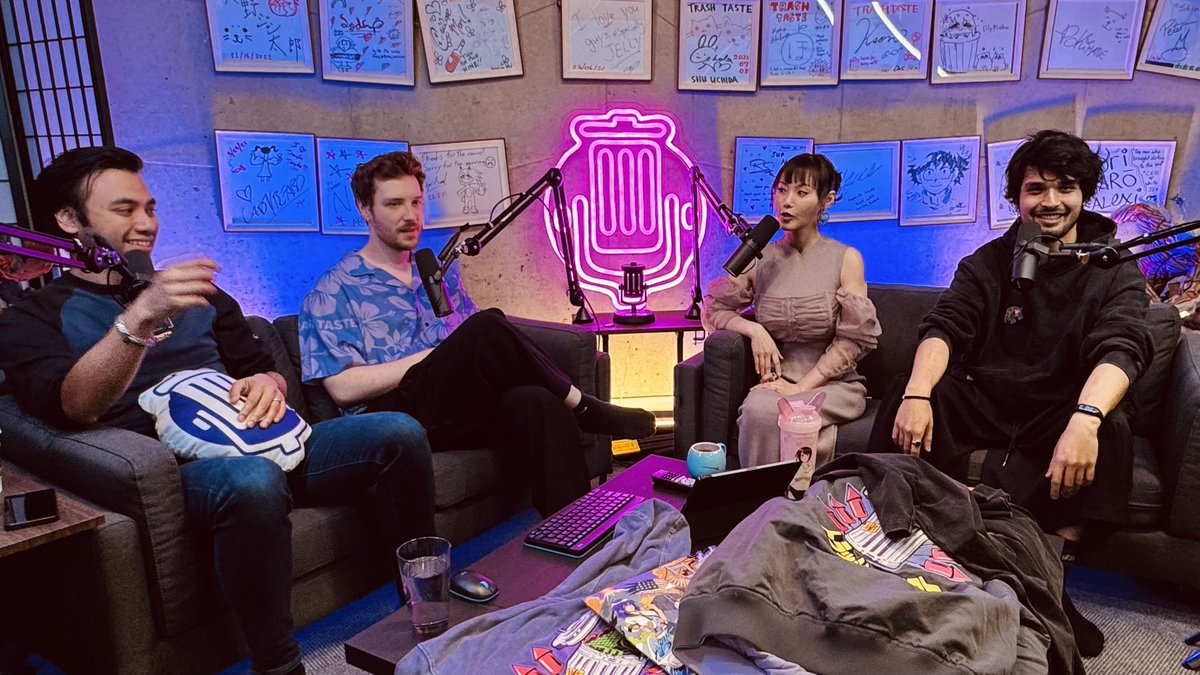 TrashTastePod's tweet image. OUR FIRST GUEST IS HEEERRRE!!
twitch.tv/trashtastepodc…