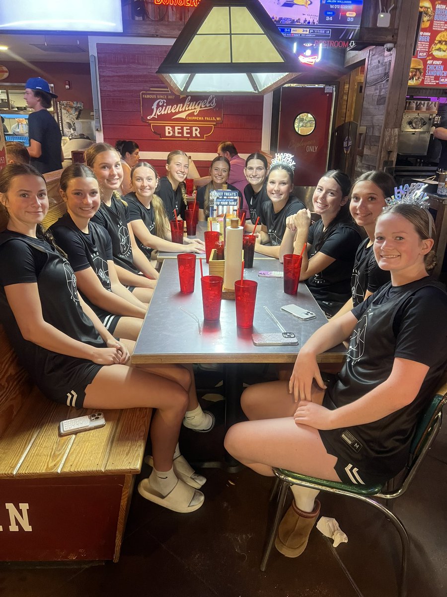 The Lady Eagles go 2-0 for the day at the <a href="/Tabchoops/">𝙏𝘼𝘽𝘾🏀📋</a> Showcase beating 6A Katy Mayde Creek 51-29 and 5A Barbers Hill 51-34. Tomorrow they play one more to close it out against Plano Prestonwood. 💪
#247to9 | <a href="/BrockAthletics/">Chad Massey</a>