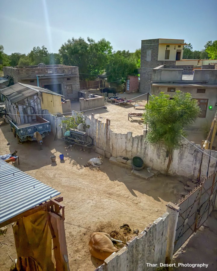 ये तस्वीर क्यूँ वायरल हो रही है कोई बोल रहा हैं की रात में खींची गयी हैं 🤔 क्या किसी को पता हैं इस बारे में।
#IMAGINARY_BASE 
#planecrashahmedabad