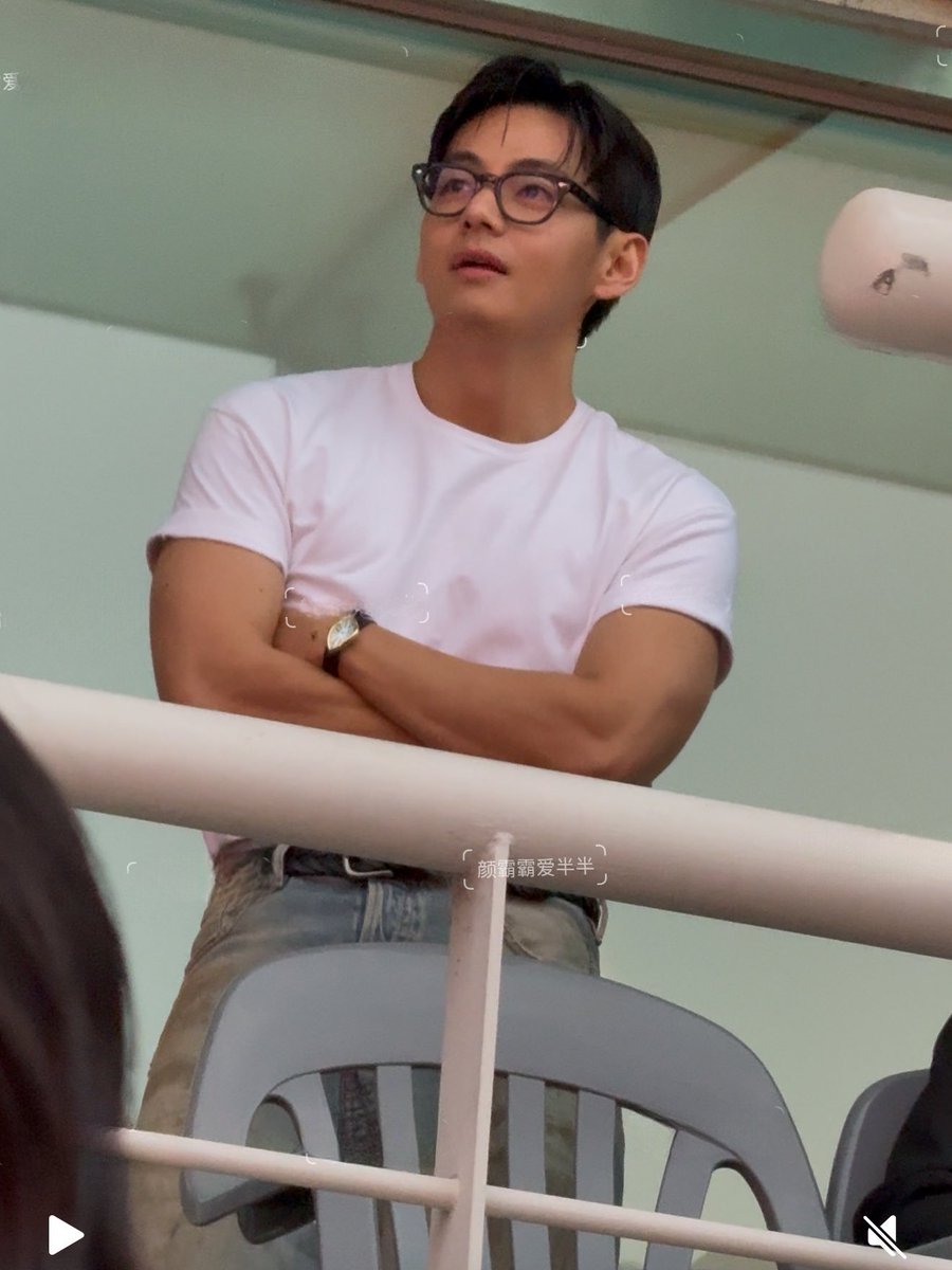 forthvbleeds's tweet image. SHIT..