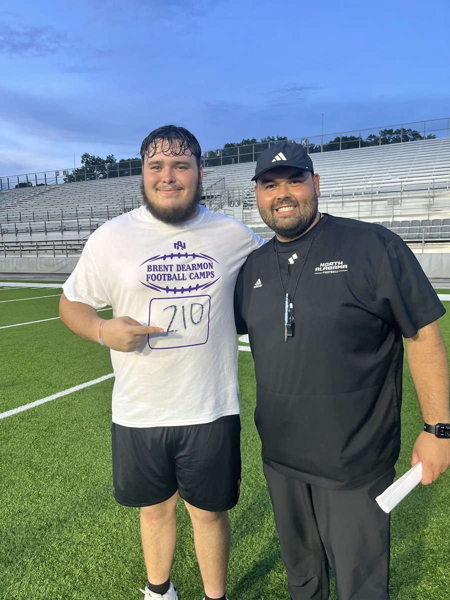 WiseWyatt73's tweet image. Had a good day at @UNAFootball was able to put a lot of hard work today and also talked to @coach_thomas70 and @BrentDearmon
@CoachTCam @CoachDoss25 @CoachJohnson52 @CoachJackSU @CoachKerryon @CoachD_Myers
@ALPrepStars @HallTechSports1
@UnLockYourGame