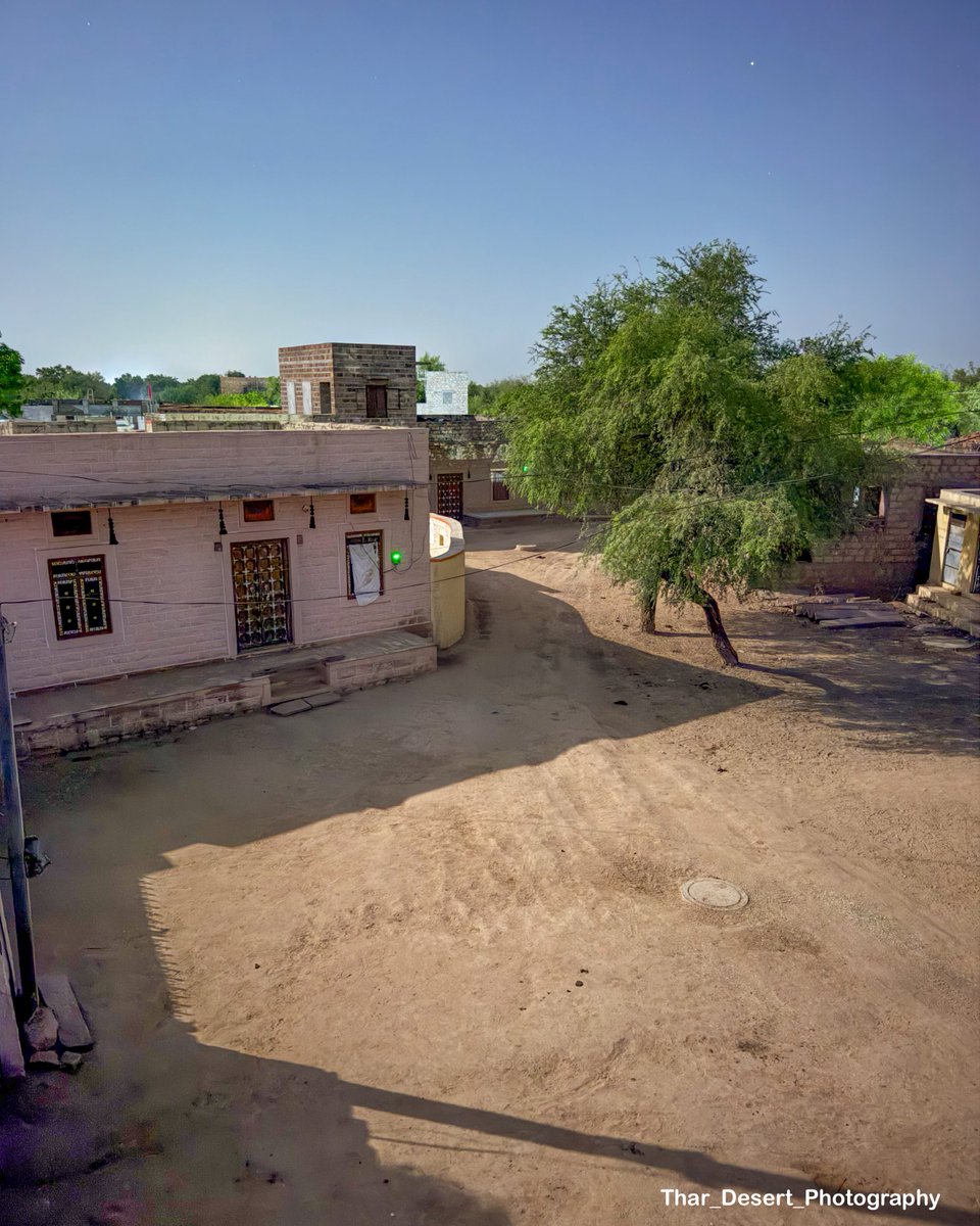 अब ये भी रात को फोटो हैं 🤦‍♂️ रात के 2:25 बजे की।
#Apple 16 pro max 
#planecrashahmedabad 
#IMAGINARY_BASE