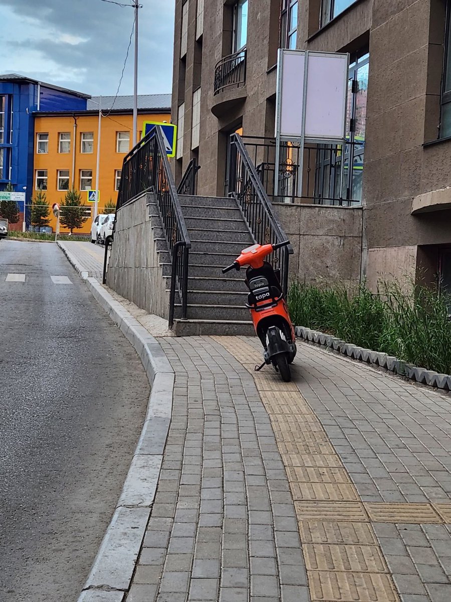 🔴 Явган хүний зам руу дураараа сунгалт хийсэн бүх байгууллагыг захирамж гаргаад буулгаач, хотын дарга аа ‼️Та л чадна даа‼️ <a href="/KhNyambaatar/">Х.Нямбаатар</a>