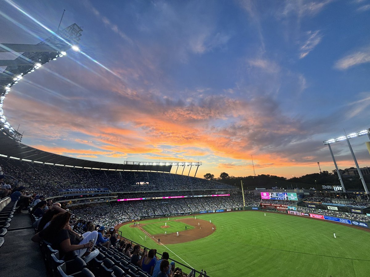 #kauffman #pageantry #kcmo <a href="/royalsreview/">Royals Review</a>