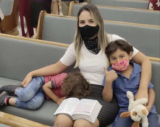 Que notícia triste! Débora voltará pra prisão. O STF negou seu recurso, e sua condenação agora é definitiva. Ela começará a cumprir pena, sem direito à domiciliar, mesmo tendo filhos menores de 12 anos. Que injustiça! STF tirando a mãe de 2 crianças. Cadê o SENADO?