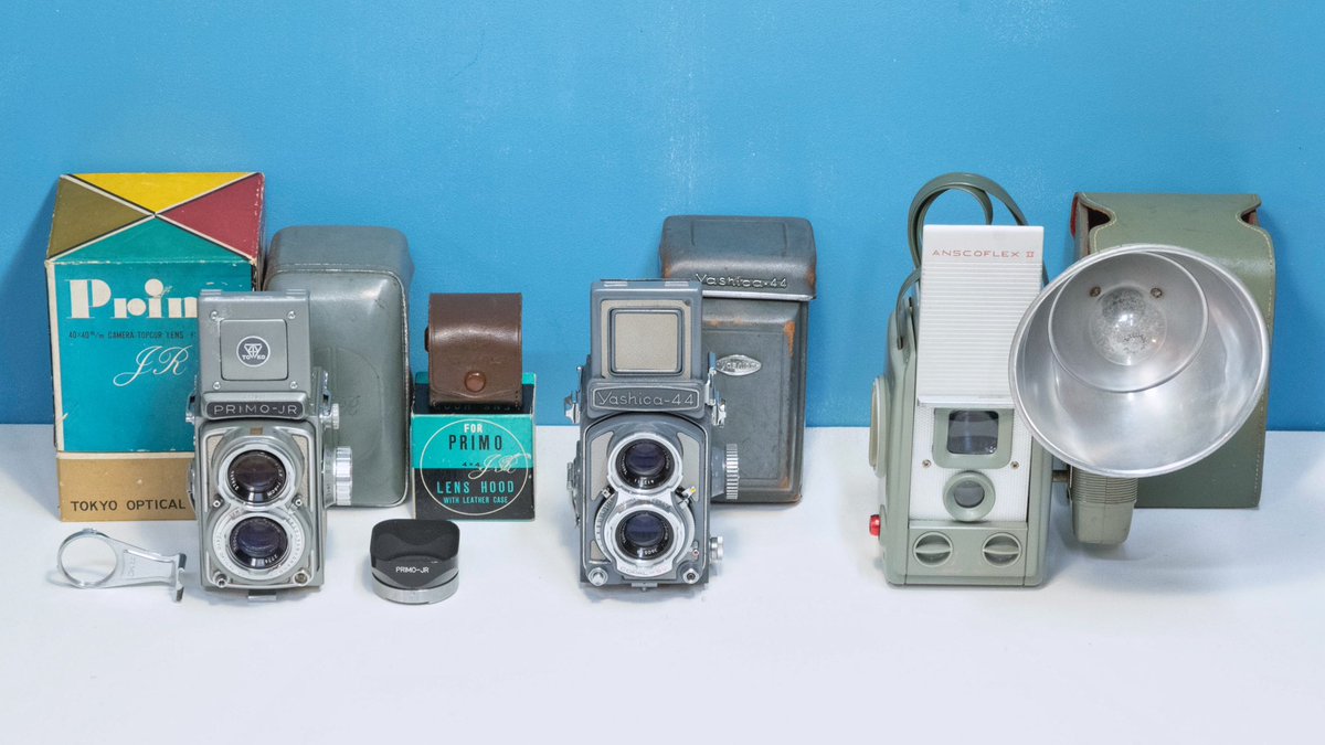 oumicamerastore's tweet photo. オープンしました。
今週の新入荷はこちら！
小さくてかわいい44の二眼レフや人気のCONTAX G2やElmar 3.5cm、GNニッコールが入荷してます！
使い込まれた感がかっこいいF5やD90もいい感じです！
#フィルムカメラ https://t.co/uGaigjevNP