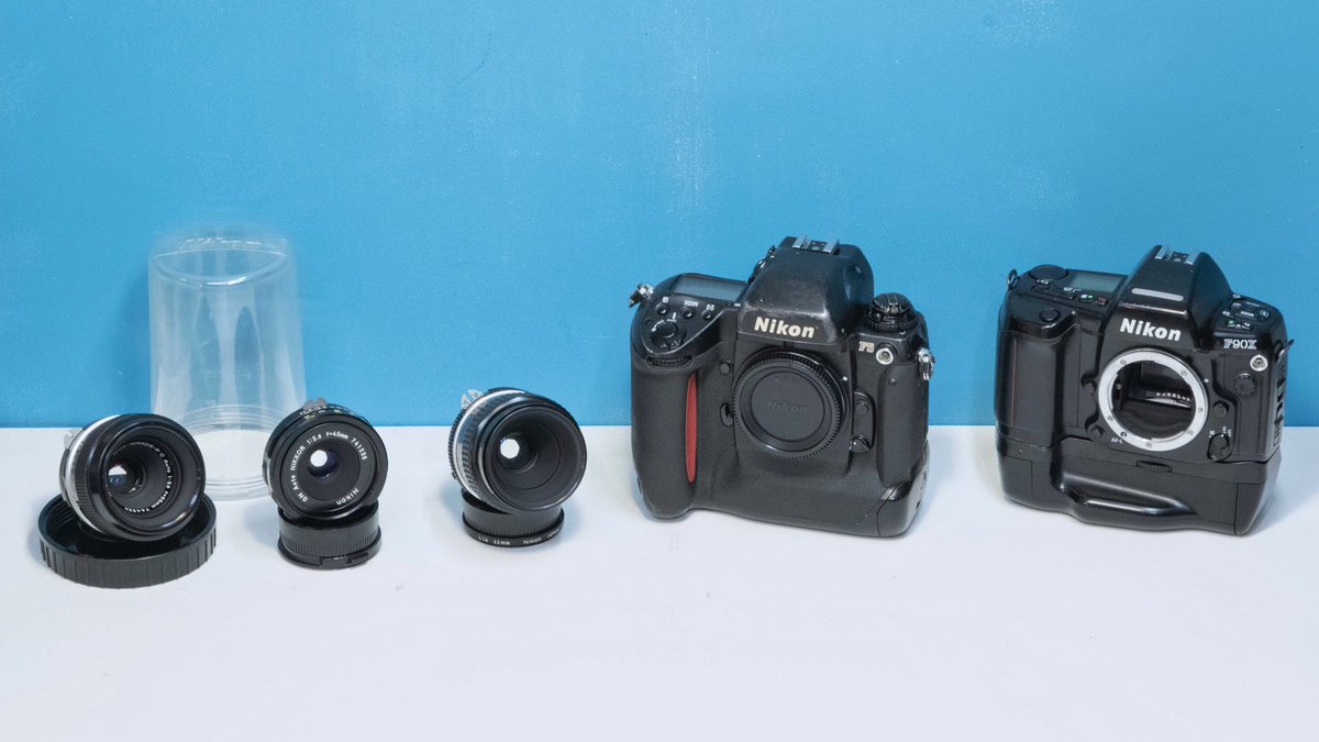 oumicamerastore's tweet photo. オープンしました。
今週の新入荷はこちら！
小さくてかわいい44の二眼レフや人気のCONTAX G2やElmar 3.5cm、GNニッコールが入荷してます！
使い込まれた感がかっこいいF5やD90もいい感じです！
#フィルムカメラ https://t.co/uGaigjevNP