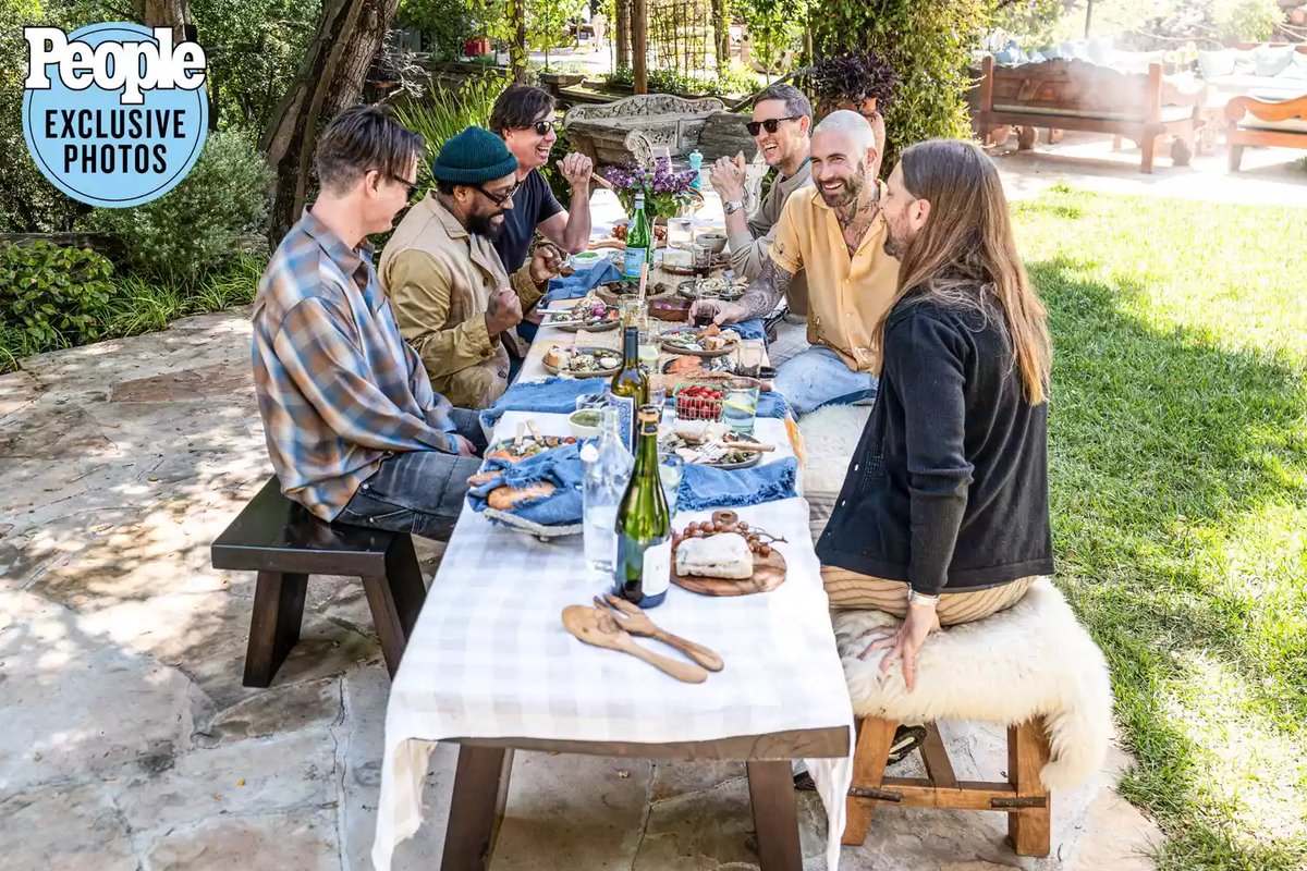 🖼️ <a href="/people/">People</a> magazine exclusive behind the scenes photos from the #WhyOhWhy music video — out now. #BreakingNews10

📸 Mathieu Bitton